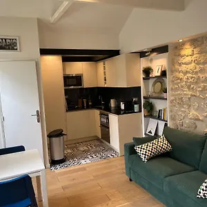 Atypique Aux Batignolles , Paris France
