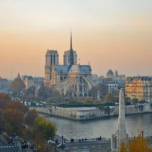 Luxury Parisian Notre Dame Saint Germain Des Pres , Paris France